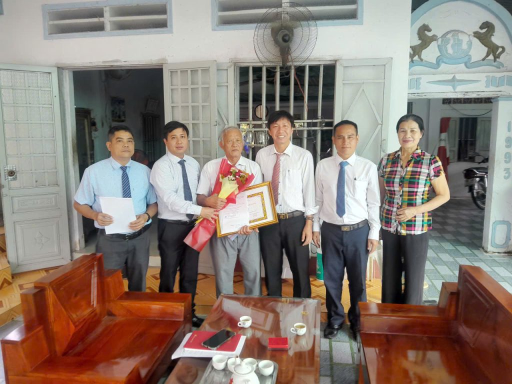 z7307549683793 013b6384f20742e9d5d1303c4039b7bc