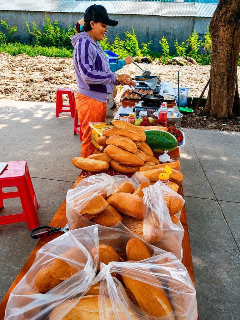 Ổ bánh mì thương gửi các chú bộ đội 1 750758212 1757742441920298 9002795504078489513 n