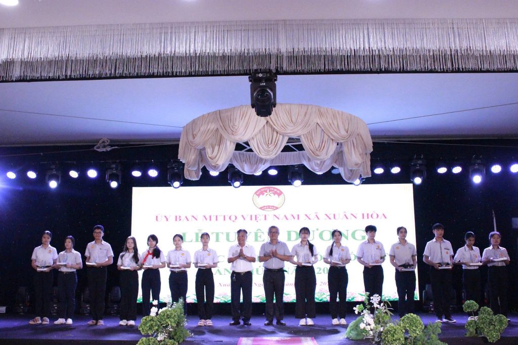 XÃ XUÂN HÒA TUYÊN DƯƠNG HỌC SINH ĐẠT DANH HIỆU “HỌC GIỎI – SỐNG TỐT” LẦN THỨ I NĂM 2026 1 762302247 2338550946972879 8798697868519363735 n
