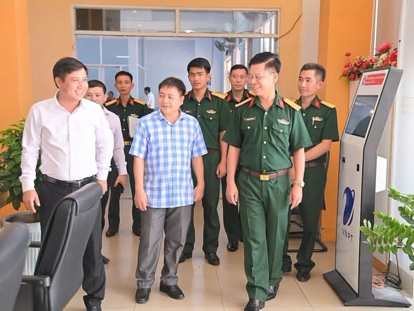 CHÍNH ỦY BỘ CHQS THÀNH PHỐ ĐỒNG NAI THĂM, ĐỘNG VIÊN BAN CHQS XÃ XUÂN HÒA 1 829808771 1624152082391467 7733838286351824706 n